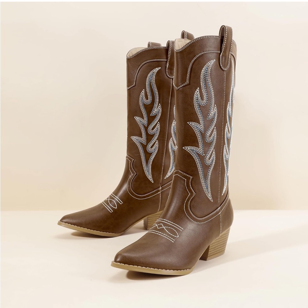 IDIFU Brown Heeled Boots with Decorative Stitching